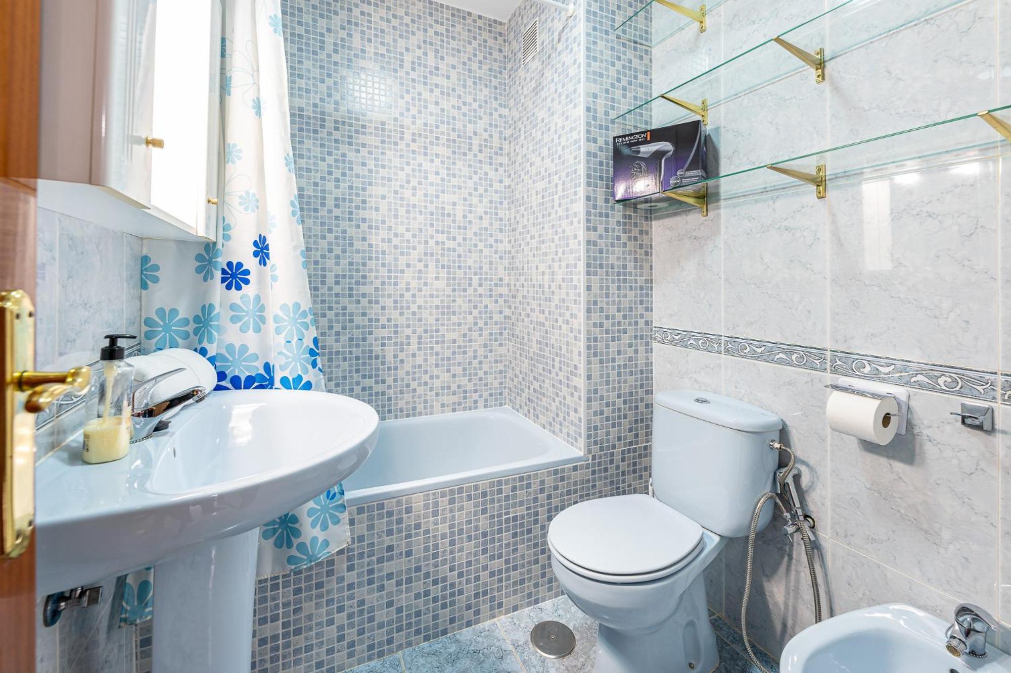 Los Boliches 3 Bed Ap フエンヒロラ エクステリア 写真