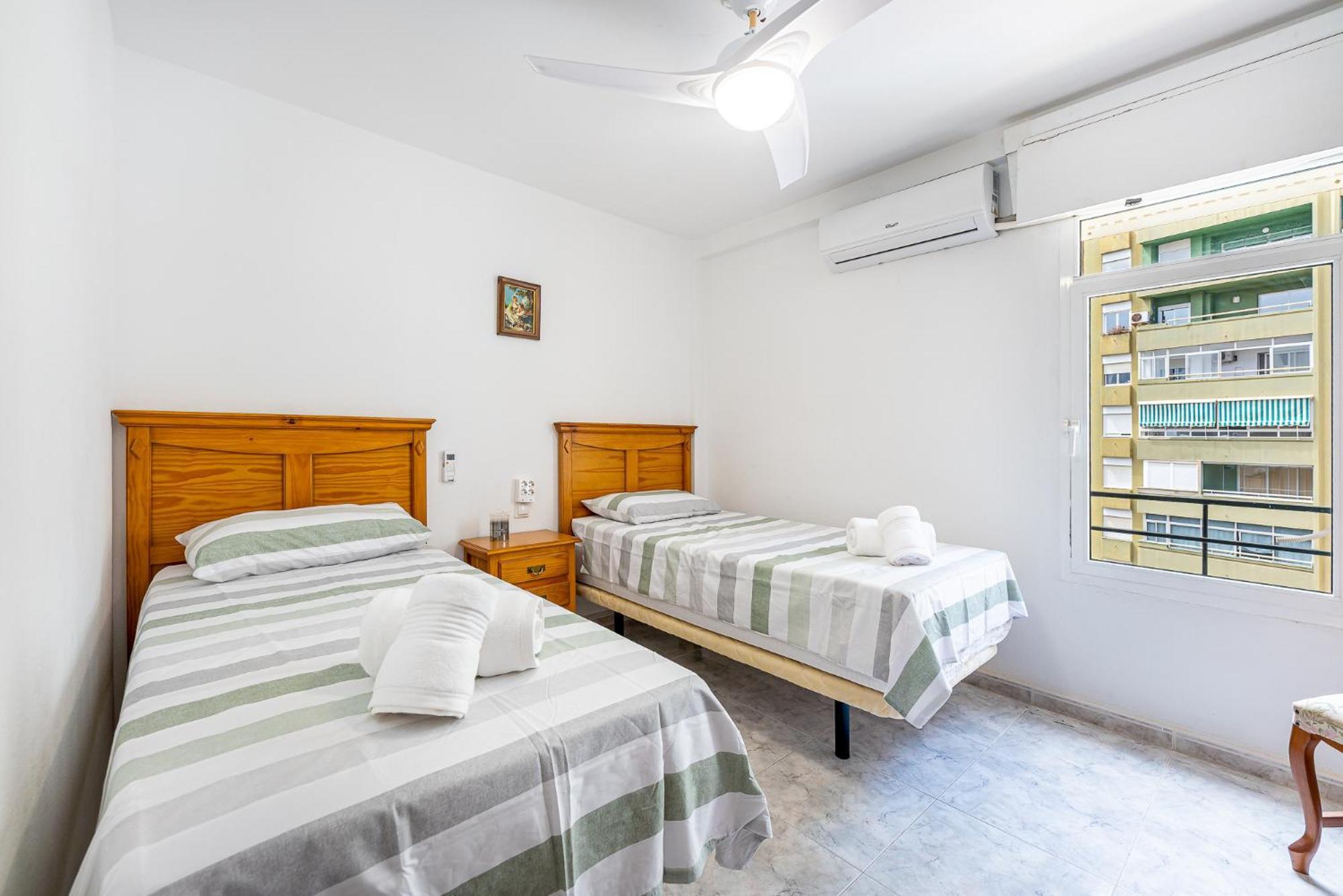 Los Boliches 3 Bed Ap フエンヒロラ エクステリア 写真